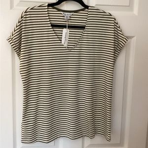 Tommy Bahama Medium Kauai Stripe V-neck Tee